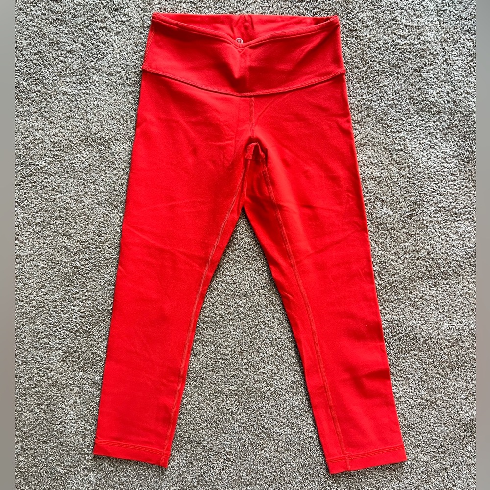 Lululemon Wunder Under Crop II *Full-On Luon
Alarming